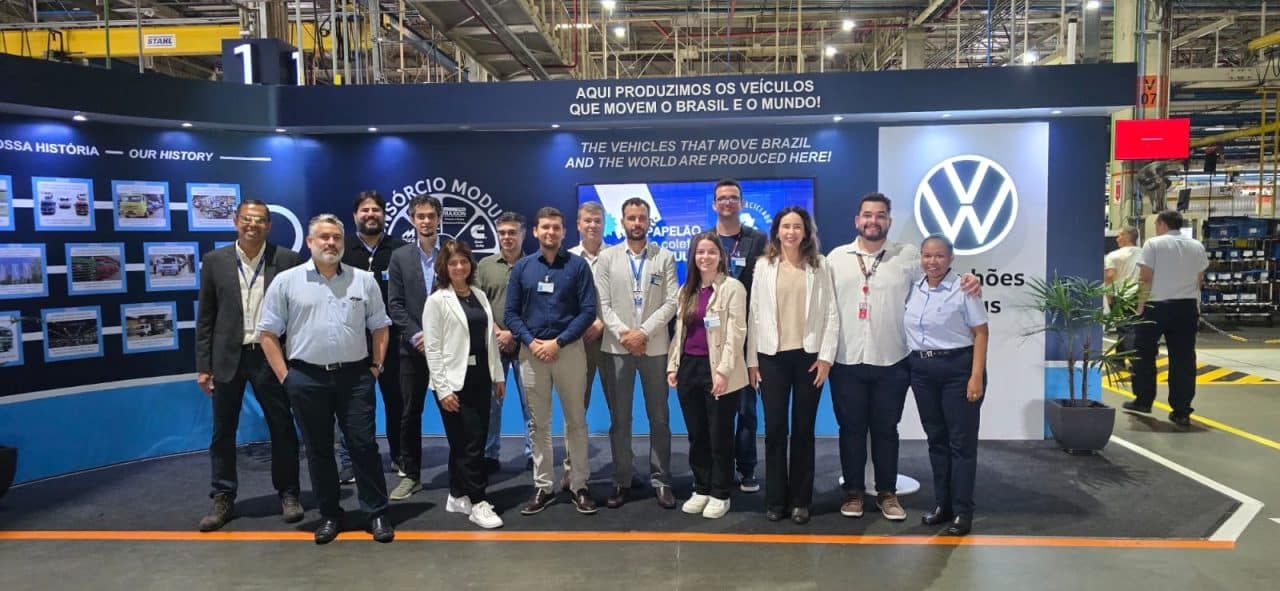 Inovação em Segurança Cibernética: Projeto RESCUE é iniciado para fortalecerecossistemas veiculares e logísticos brasileiros 1 Foto tirada durante evento promovido pela VWTB para apresentação de projetos de inovação, incluindo o RESCUE, que receberam financiamento apoiados pela VW.